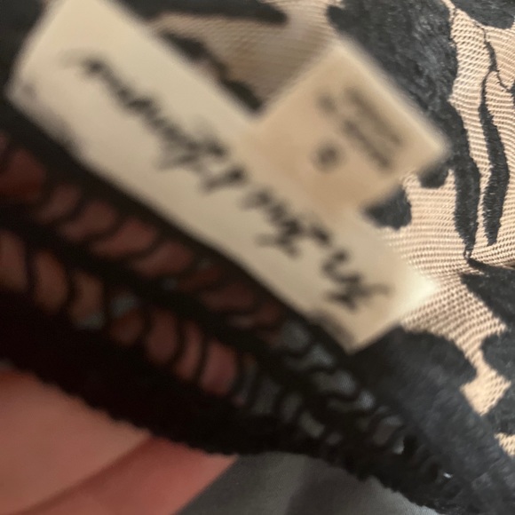 Beautiful set. Very sexy. But very classy. Head turner for sure. Like new. - Picture 5 of 5